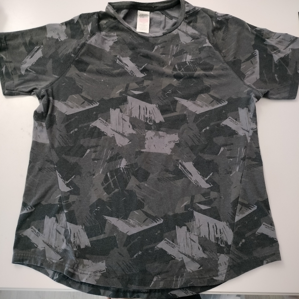 Gymshark Black and Gray Patterned Men's Tee